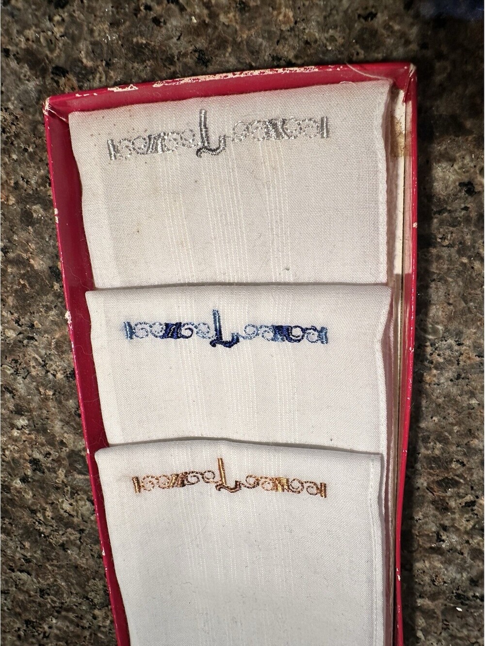 3 MENS VINTAGE COTTON HANDKERCHIEFS HANKIES EMBROIDERED LETTER "L" NEW - Picture 2 of 3